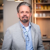 Magnus Lind Email