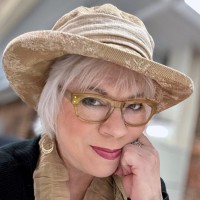 Kay Calzolari Email