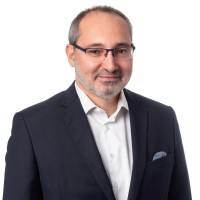 Email e telefono di László Behán