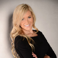 VaynerCommerce Employee Rachel Schultz's profile photo