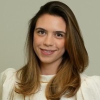 Lívia Melo Email