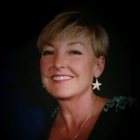 Vecellio & Grogan Employee Laurie Simpson's profile photo