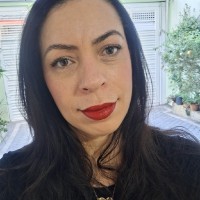 Cintia Costa Email