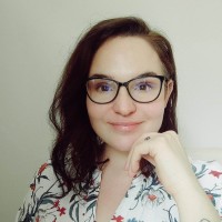 Zsófia Vizhányó Email