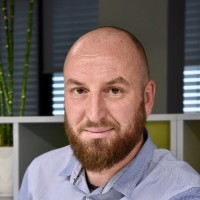Lukáš Marek Email