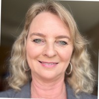 Debbie Hernandez Email & Phone Number