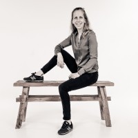 Lesley Hessels Email & Phone Number