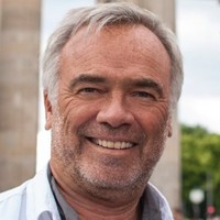 Stargate Studios Employee Sam Nicholson's profile photo