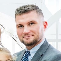 Piotr Pupek Email
