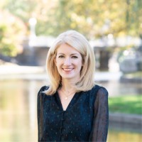 Caroline Flores Email