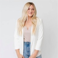 Avenue Shops Employee Alysa Snell's profile photo