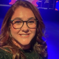 Viviam Moreira Email