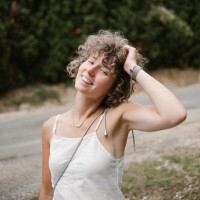 Hanna Gulyás Email