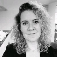 Nicole van Den Broek Email