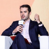 Ogilvy Public Relations Worldwide Employee Simon Webb's profile photo