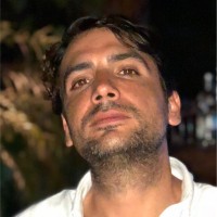 Roberto Vázquez González Email