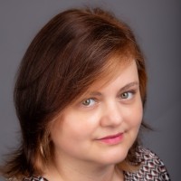 Szilvia Tókos-Tari Email