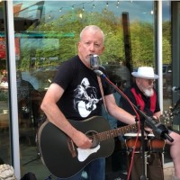 ArtStream, Inc. Employee Robert Holden's profile photo