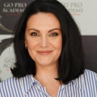 Help Net Farma Employee Luciana Florea's profile photo
