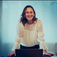 Claudia Rus Email