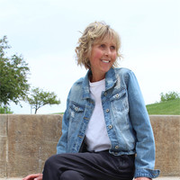 Anna Voth Email & Phone Number