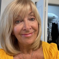 Real Estate Broker Employee Barb Youngs's profile photo