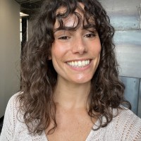 Julia Ribeiro Email & Phone Number