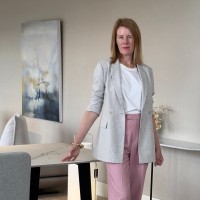 Serena MacKinnon Email