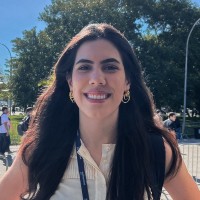Beatriz Gomes Email