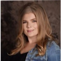 Pine Employee Vanessa Applegate's profile photo