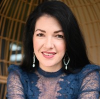 Lynette Robinson Email & Phone Number