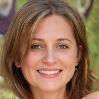 Delphine Guillot Email