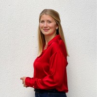 Henriette Model Email