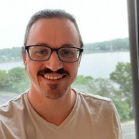 Daniel Gilbert Email & Phone Number