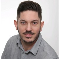 Stefan Wollsiefen Email