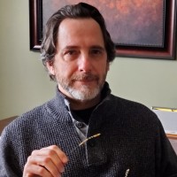 E-mail e número de telefone de Kevin Maguire