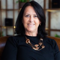 Simone de Araujo Email