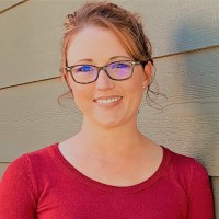 Career Certified Employee Lindsey Hill's profile photo