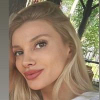 ES English Employee Gulsah Ozmen's profile photo