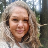 Emma Hellström Email