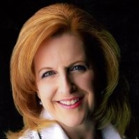 Heading Home Employee Dorothee Otero's profile photo