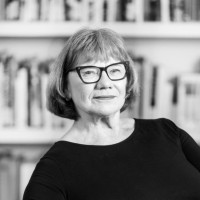 Iris Dunbar Email & Phone Number