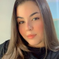 Newcastle Idiomas Employee Giovanna Oliveira's profile photo