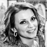 Ioanna Ravva Email