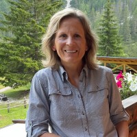Michelle Manders Email & Phone Number
