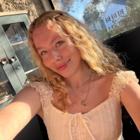 Chloé Lind Email