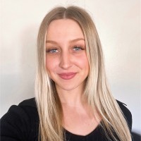 Riley Holmes Email & Phone Number