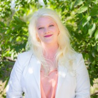 Coldwell Banker Affiliates of Canada Employee April Anderson's profile photo