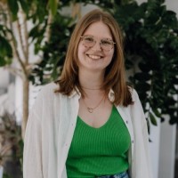 Lara Bonn Email
