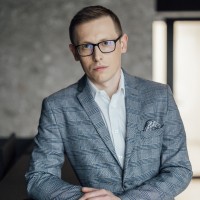Karol Mogielski Email